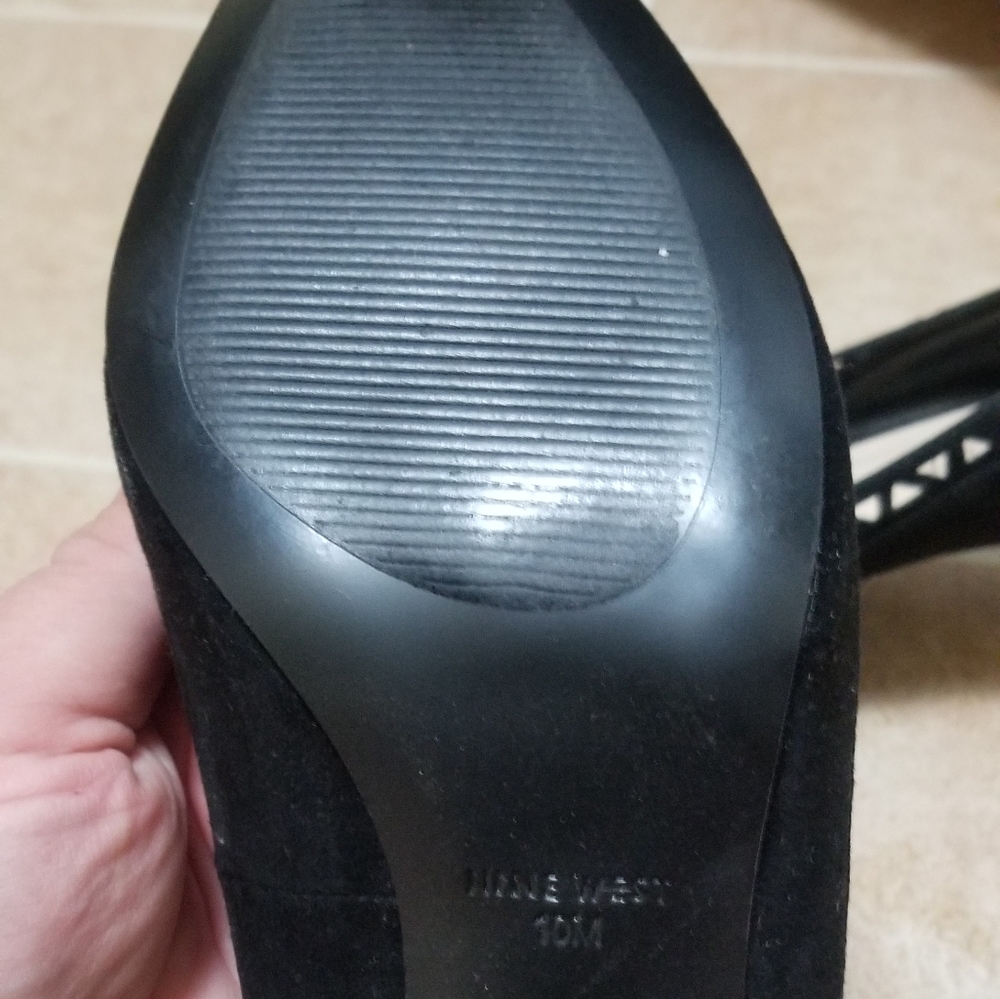 Shoes - Picture 4 of 5